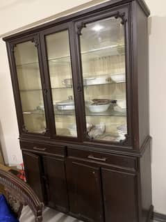 Crockery shelf