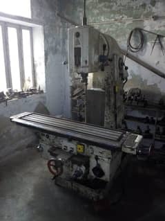 vertical milling machine