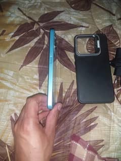 all ok hi open b nahi Sath charger daba back cover