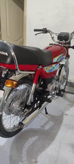 Honda CD70 24