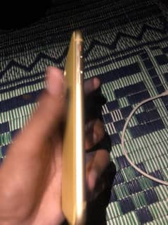 I phone xr panel ma line hay chlnay khelye sahi hay