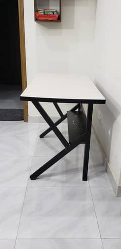 Computer table/Office table