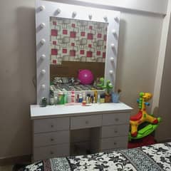 Dressing Table with round led lights on all sides of mirror