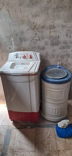 super asia washing and dryer bikul ok condition mai hai