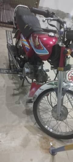 HONDA 70 URGENT SALE WHATSAPP NUMBER 03167892975