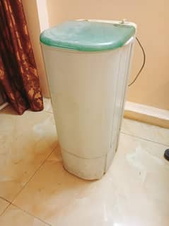 Urgent Sale Haier Spin Dryer in low price