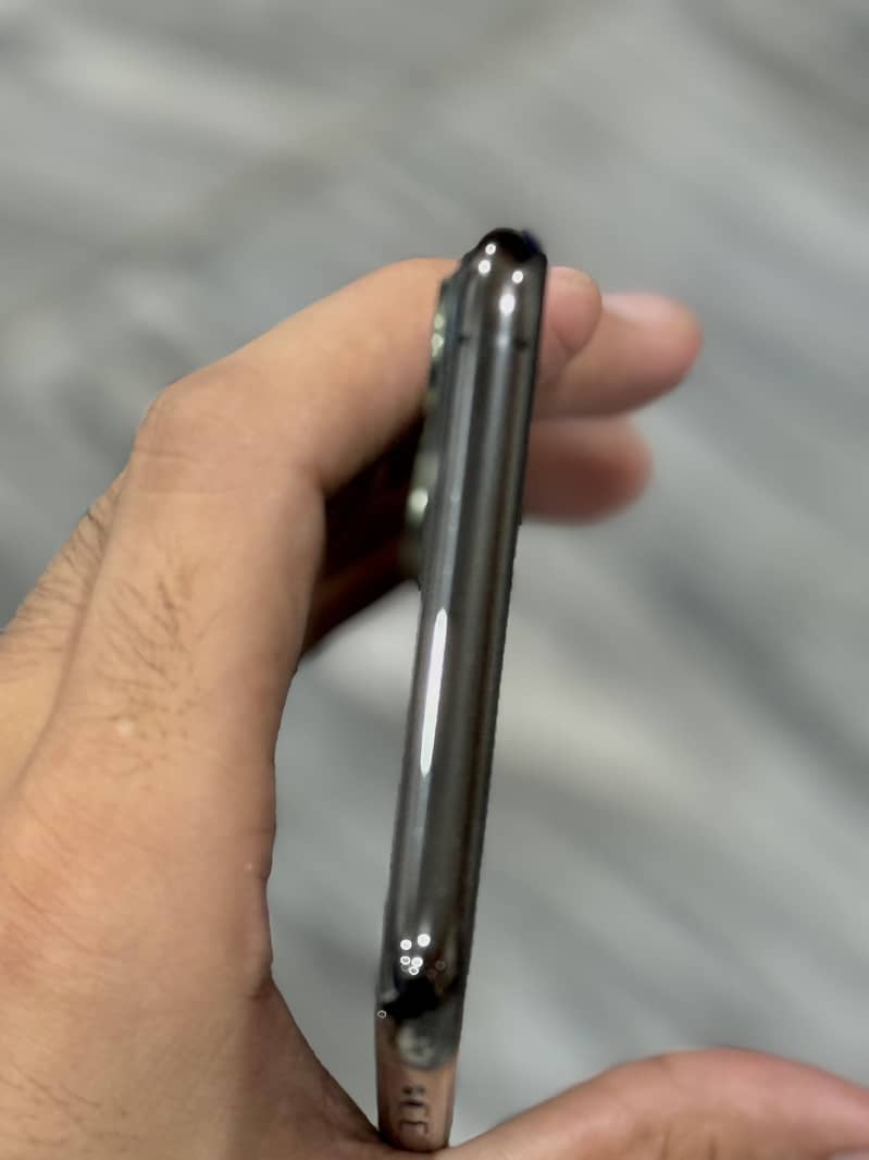 iPhone 11 Pro Max - PTA Approved - Dual Sim -10/10 Condition with Box 3