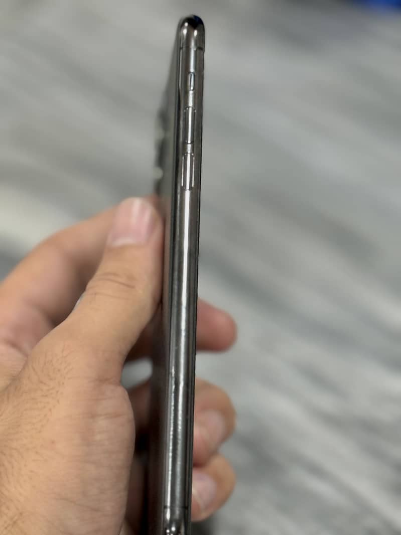 iPhone 11 Pro Max - PTA Approved - Dual Sim -10/10 Condition with Box 7
