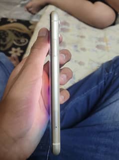 iPhone 11 factory unlock 64 gb 81 health all ok