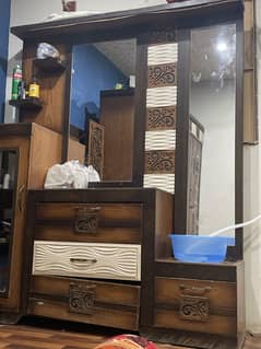 Dressing table