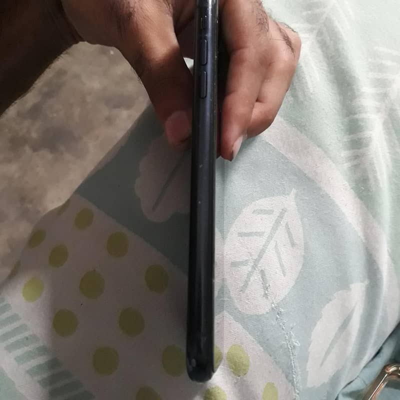 IPHONE XR 3