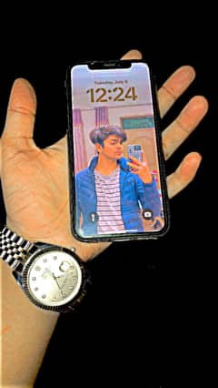Iphone 11pro 10/8 condition  speaker back  no use able