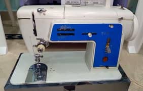 SINGER SEWING MACHINE
