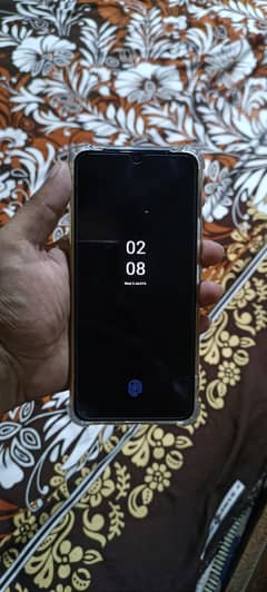 v21e 8+128