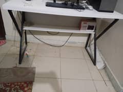 Computer table