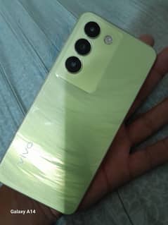 vivo y100  10/10 condition full box original charger