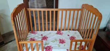 New born to Toddler Cot and Bed