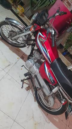 Honda 125 2015 original condition serious buyer contact me