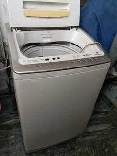 4 years used automatic washing machine