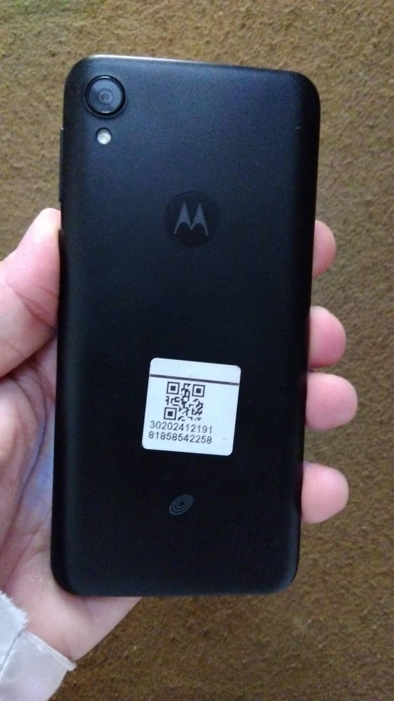 motrolla phone 2 GB ram 16 GB memory 9 android version sim block 0