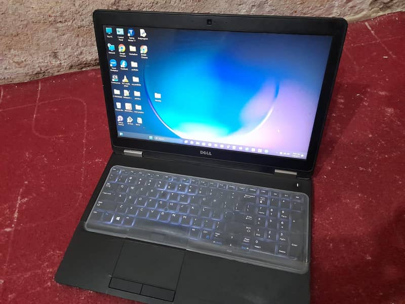 Dell laptop core i5 5th generation latitude e5570  memory 8/256 11