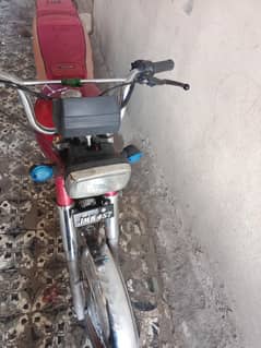 United bike all ok engine okay bike use 12 model Koi masla Nahin bike