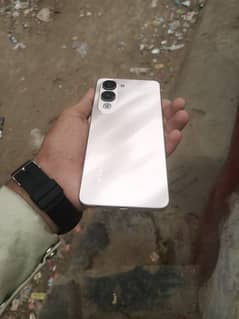 vivo y04 10 by 10 condition with box 4gb Ram 64gb memory bilkul okay