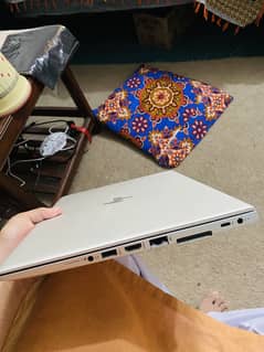 HP Elitebook 830 G6