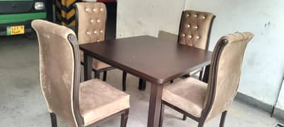 dining table with 4 chair New condition