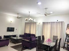 10 Marla Flat 3 Bedrooms D/D Kitchen Store Room Servant Quarter Safe Car Parking Prime Location