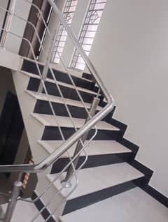 17 Marla Brg House D/D kitchen store room servant quoter big car parking lash green outside area