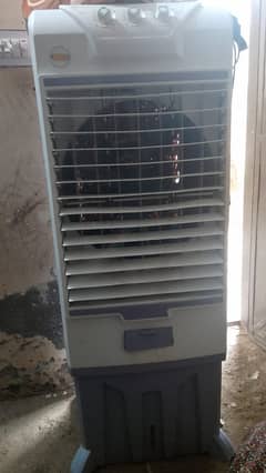 Ac dc room coolar with solara panel with wair