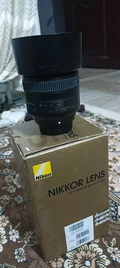 Nikon 85mm F1.8G Complete Box and Accessories