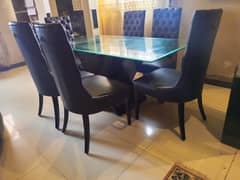 6 seater dining table for sale in very good condition