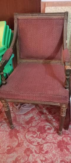 4brown chairs ha 2chiniot wali ha Sirf paint hona ha