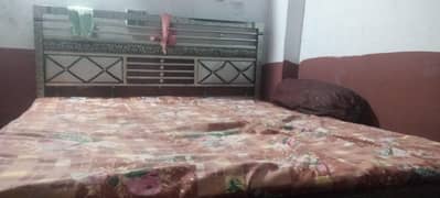 used bed sell standar size 5by 5