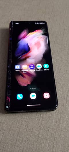 samsung z fold 3  12 gb Ram  256gb storage