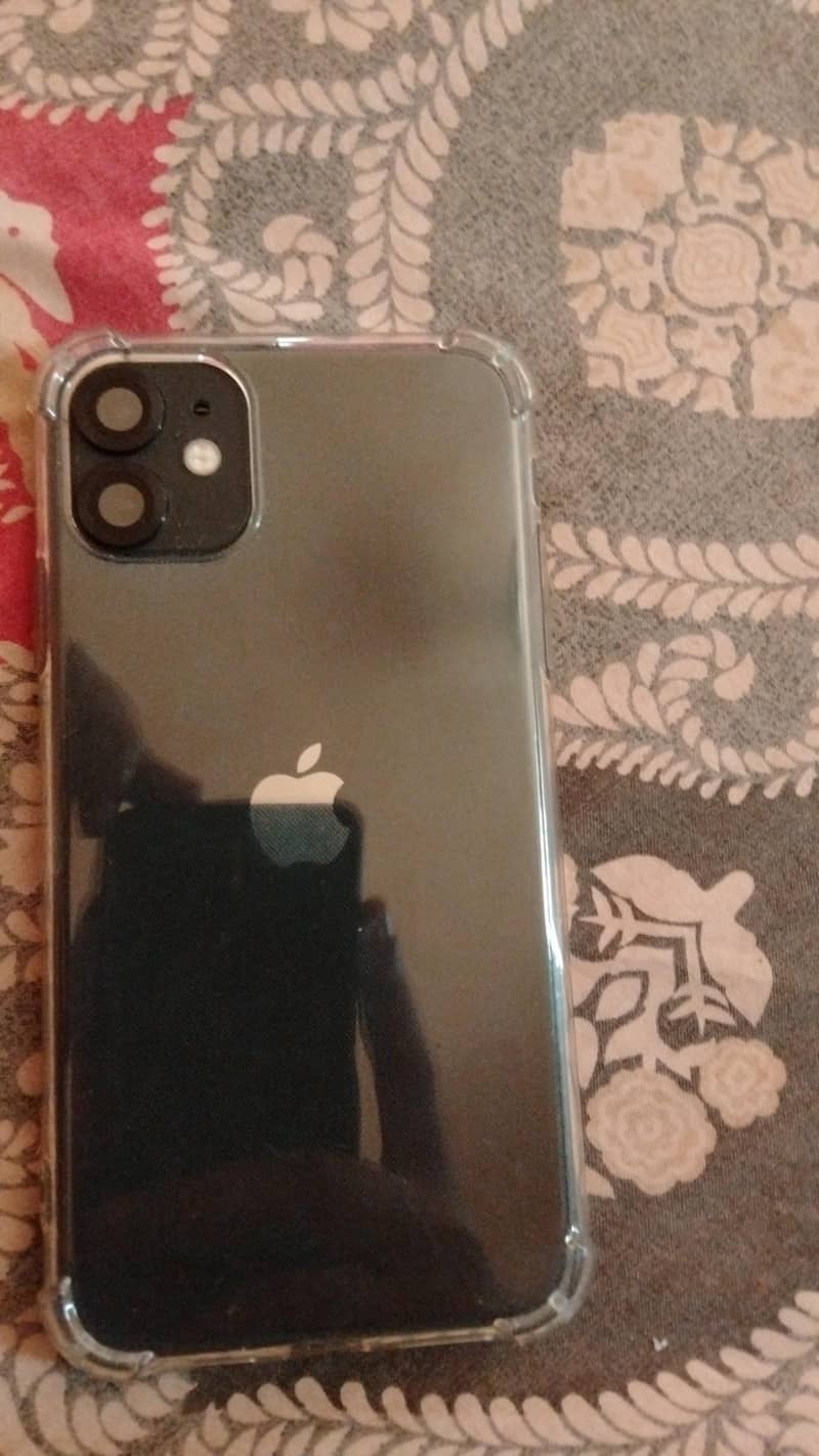 Iphone 11 in a 10/10 Condition 1