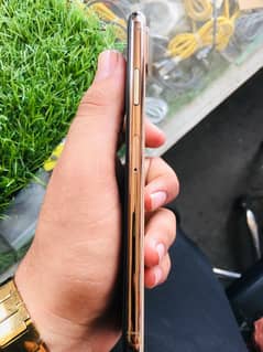 I phone xs max dual pta approved with box 64gb 10/10 condition