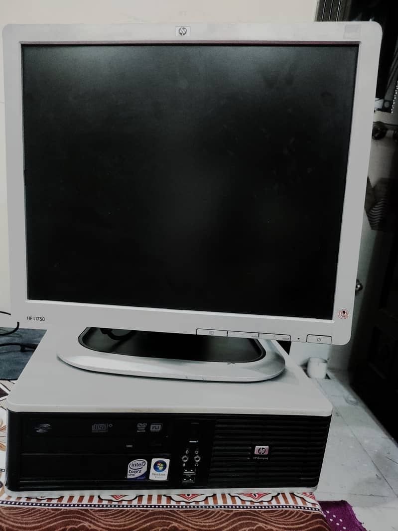 HP Core 2 Duo Desktop with 17LCD Monitor Full Set in Working Condition 0