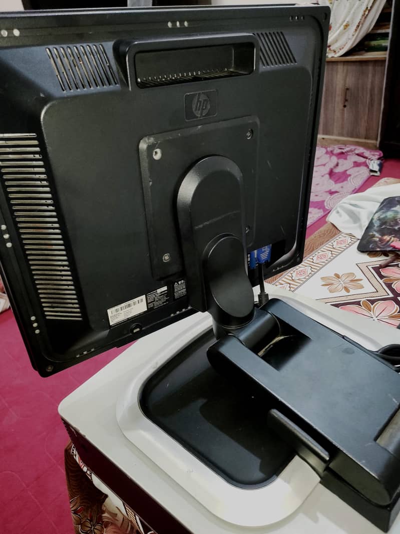 HP Core 2 Duo Desktop with 17LCD Monitor Full Set in Working Condition 4