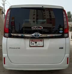 Toyota Esqure 16/22