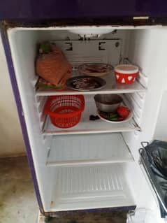 Fridge Cooling Issue – Freezer Working Fine, Lower Part Not Cooling