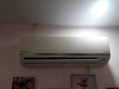 Dawlance 1.5 ton DC inverter heat and cool