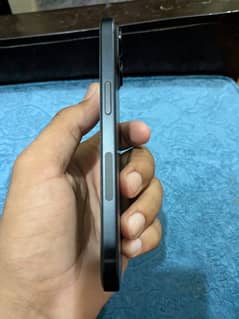 Iphone 15 jv 128 gb all okay 10/10 100 battery health water pack