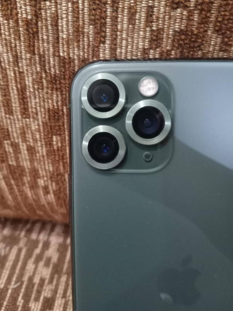 iphone 11 Pro with 256GB storage, factory unlocked, in 10/10 condition 1