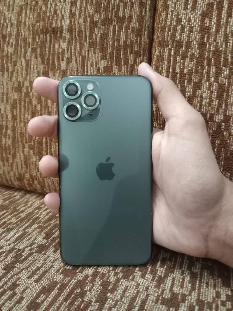 iphone 11 Pro with 256GB storage, factory unlocked, in 10/10 condition 3