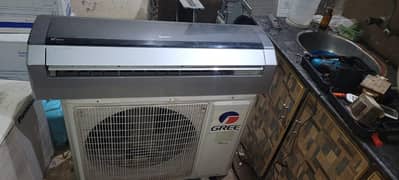 Gree 1.5 ton DC inverter heat and cool