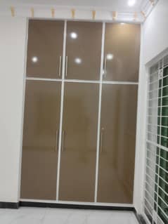 5 Marla full house for sale barnd new Ghar facings Park