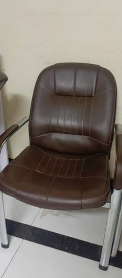 Comfortable Office Chair – Premium Leather with Metal Frame